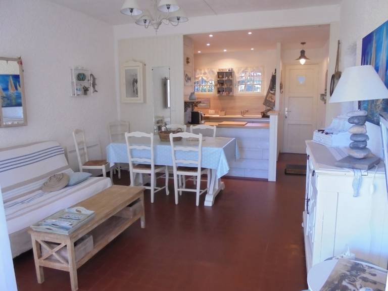 Holiday apartment with pool — photo 2