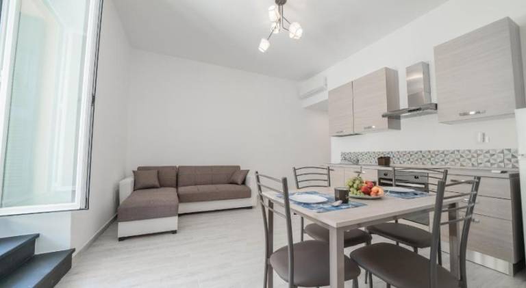 Apartment with terrace — photo 5