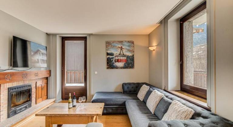 Apartment President, Alpes Agency, Central Chamonix, Sleeps 12 — photo 2