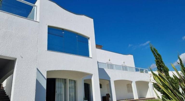 1000 m&sup2; Ferienhaus