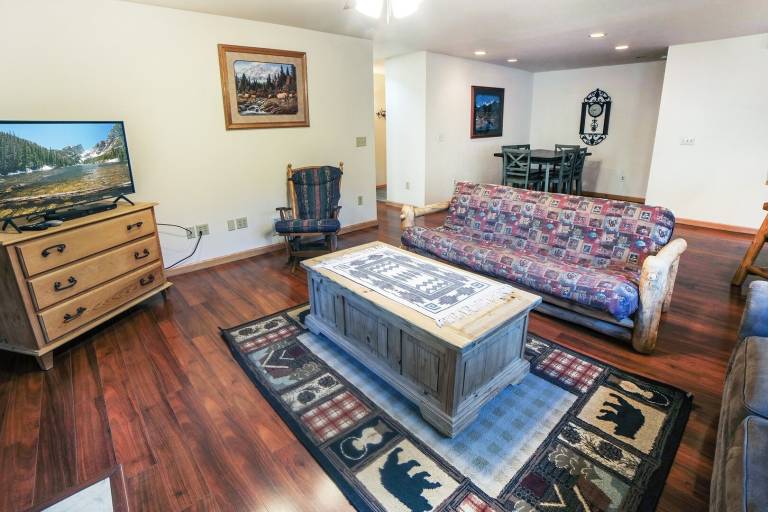 Cabin with private pool — photo 3