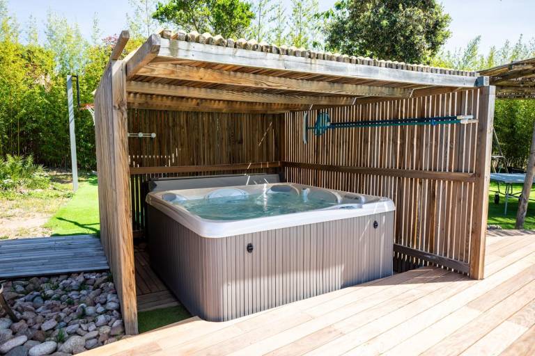 Gite with terrace, barbeque & heated pool | Mountain view | Pets allowed — photo 3