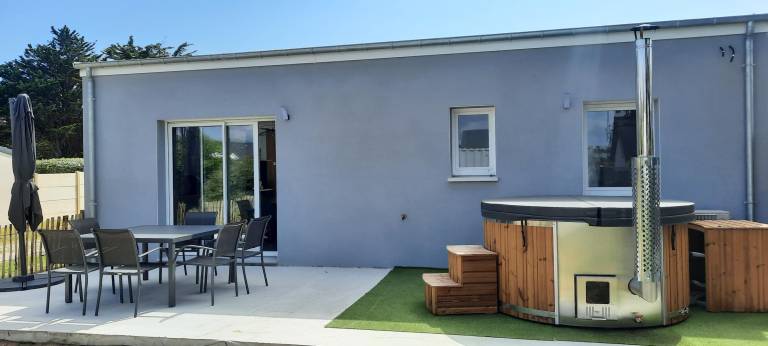 Fully equipped gite with terrace, barbecue & garden | Pets allowed — photo 2