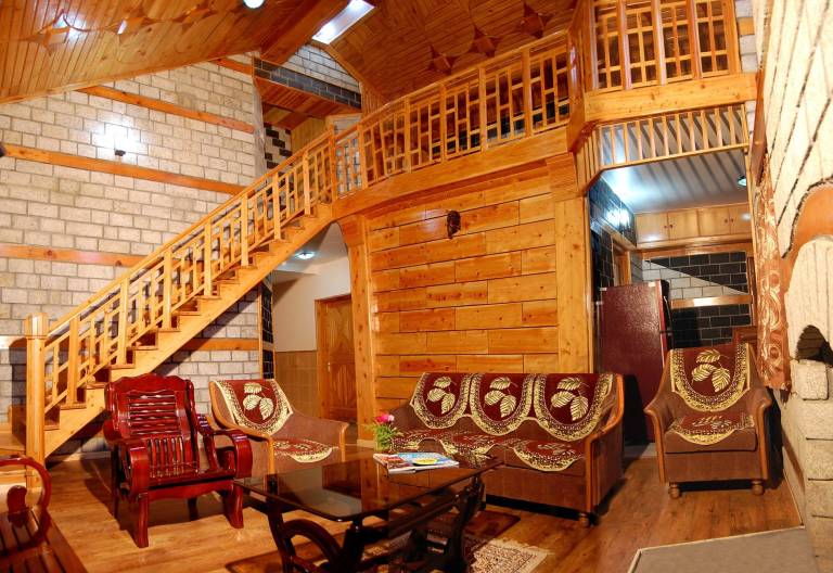 Villa with yard | Water view — photo 4
