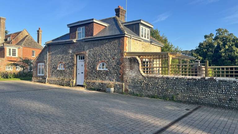 Cottage Burgess Hill