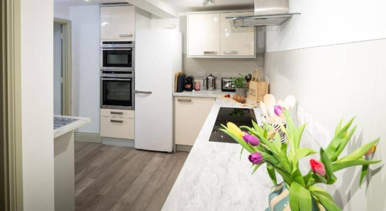 Large Garden Flat sleeps 6 Central Exmouth — photo 4