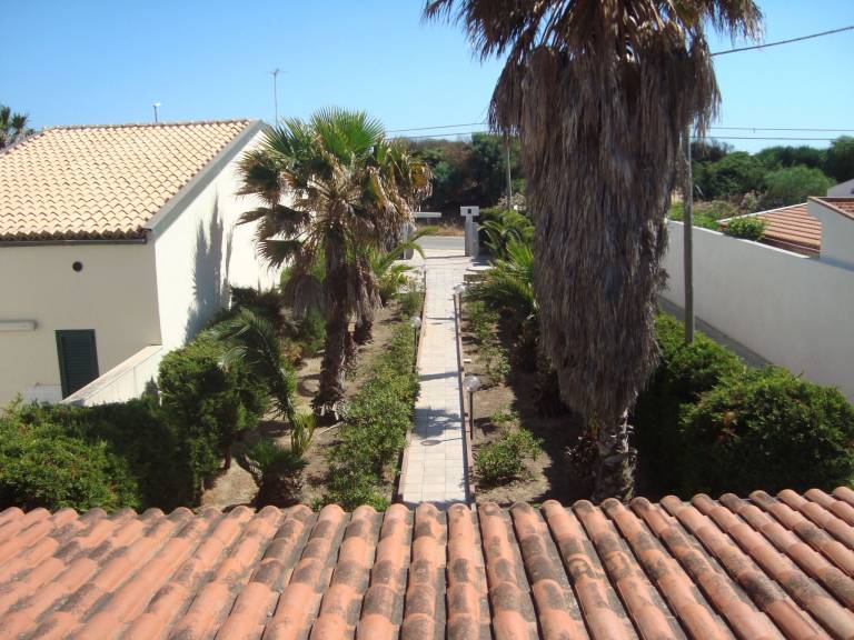 House with barbeque, patio & yard — photo 5