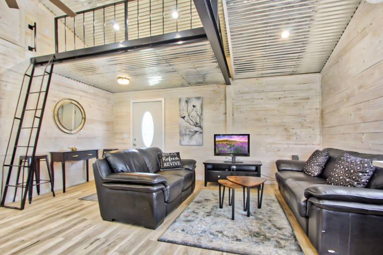 Blue Jay Getaway — photo 2