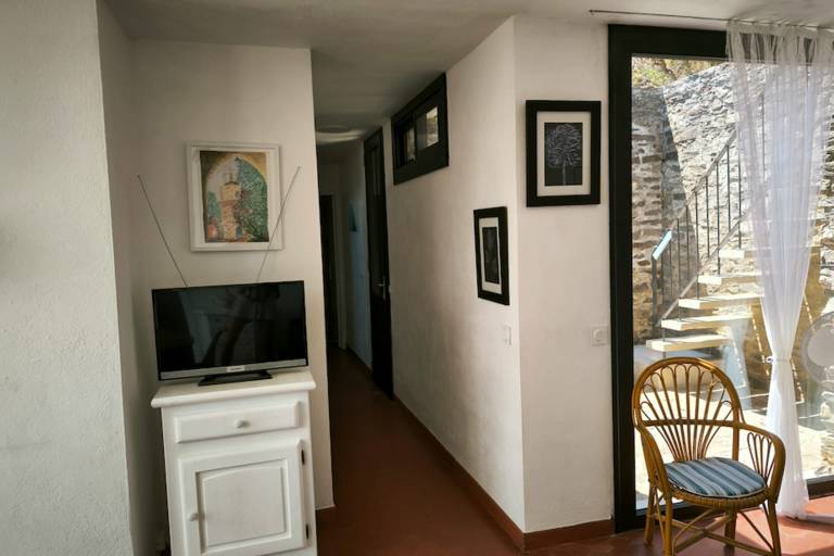 Vacation home with yard & patio — photo 5
