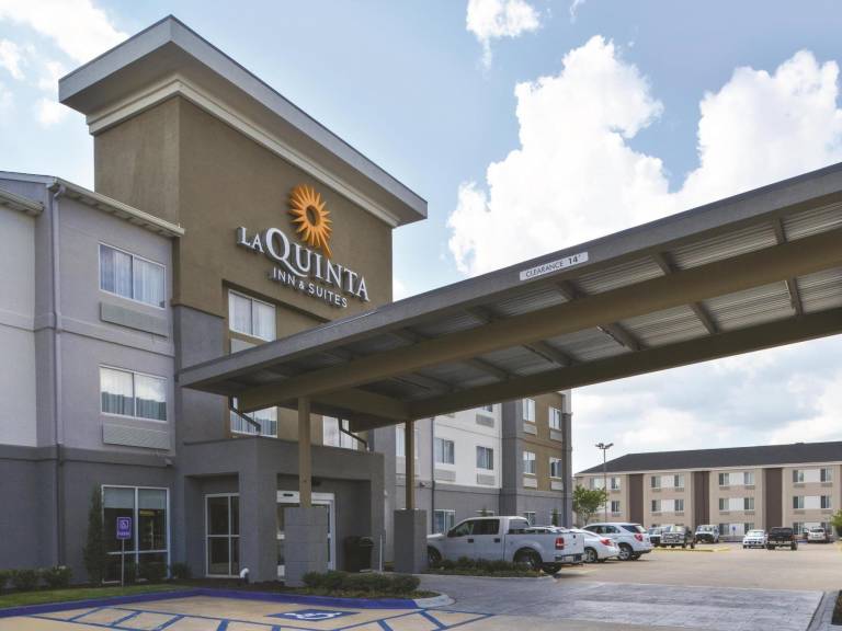 La Quinta Inn & Suites by Wyndham Fayetteville in Fayetteville, AR