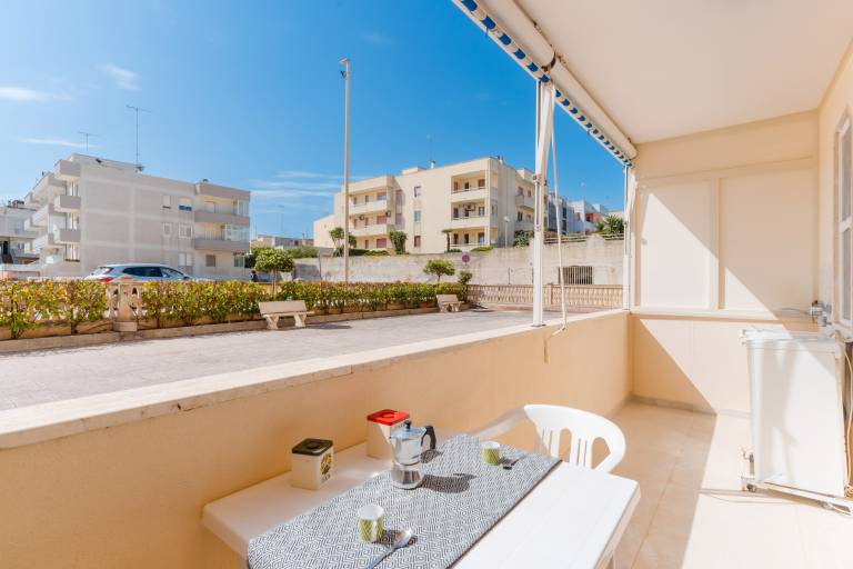 Alice's Holiday Home with Sea View, Wi-Fi, and Air Conditioning in Otranto