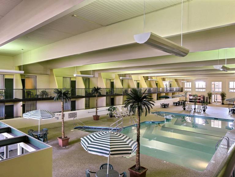 Country Inn & Suites by Radisson, Fergus Falls, MN — photo 4