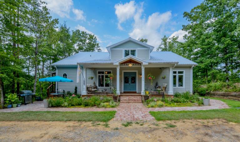 Firefly Lake House - Bama Vacation Rentals in Al