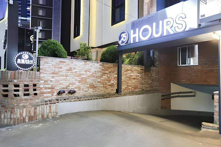 25 Hours Hotel — photo 4
