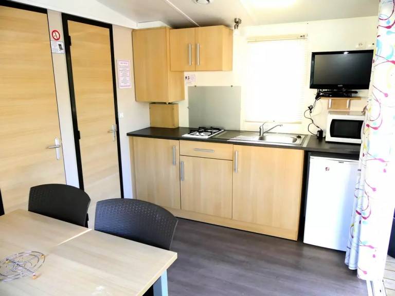 Mobile home with patio — photo 4