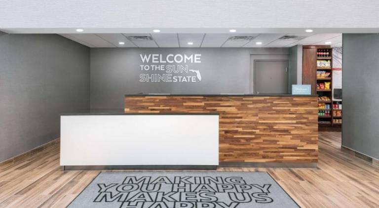 Hampton Inn & Suites Fort Myers Beach/Sanibel Gateway — photo 5