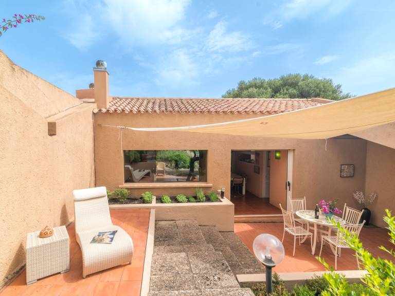 Vacation home with pool, yard & terrace — photo 5
