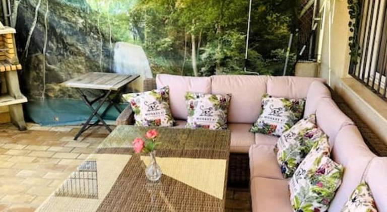 Rental apartment with pool & patio — photo 3