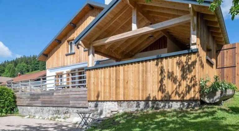 Vacation home with hot tub in Gérardmer