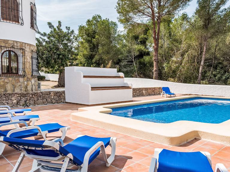 Fully equipped nice apartment with patio, garden & private pool | Pets are welcome — photo 2