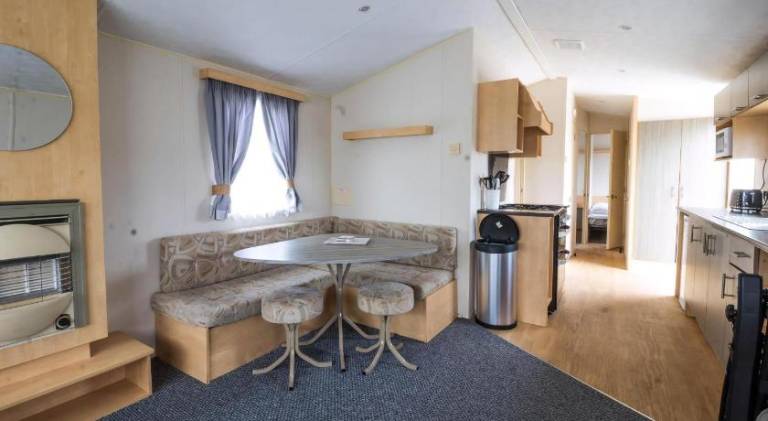3 Bed, 8 Berth Caravan For Hire At St Osyth Park Near Clacton-On-Sea Ref 28039Cw — photo 2