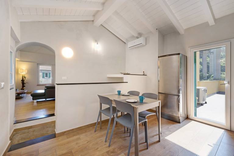 Holiday apartment with garden, patio & fast internet | Garden view — photo 3