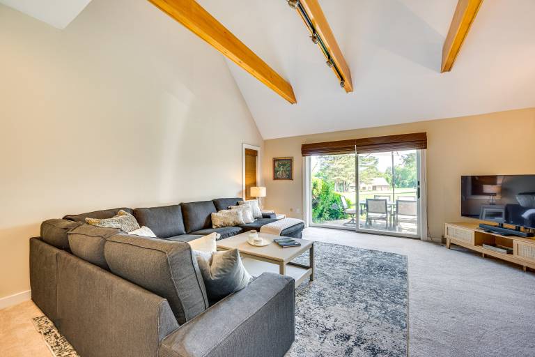 Lake & Beach Access: Family Townhome in Laconia — photo 4