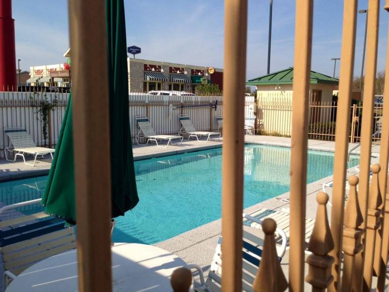Magnuson Hotel Denham Springs — photo 2