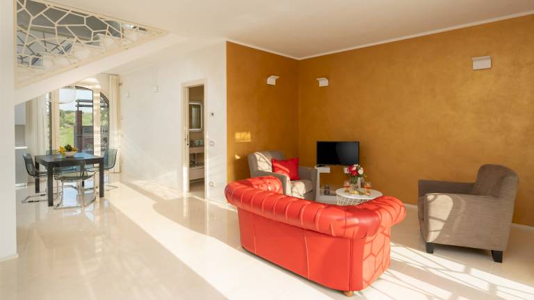 Villa with private pool, barbecue & garden | Pool view — photo 4