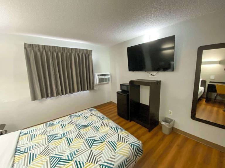 Motel  Salisbury