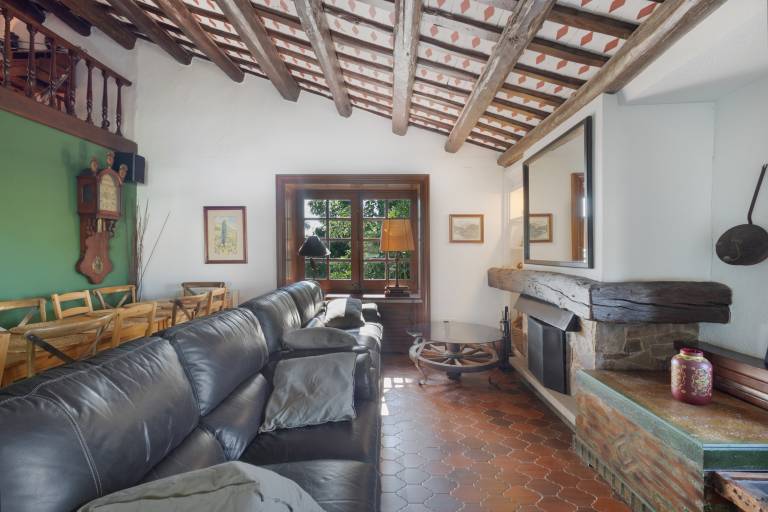 Family-oriented villa with fast internet, BBQ & terrace | City view | Good for workation | Pets allowed — photo 5