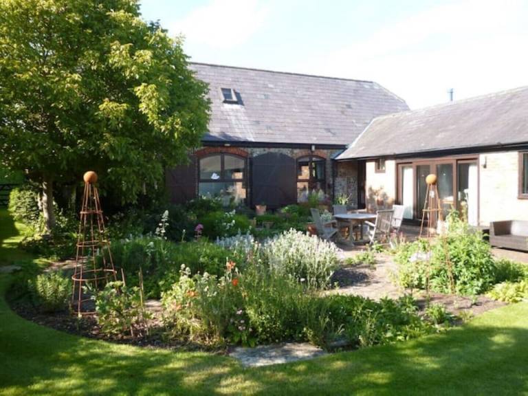 House Henfield
