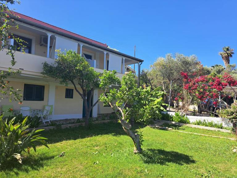 Holiday apartment above the beautiful Peroulia beach, wifi Messenia, Peloponnese — photo 2