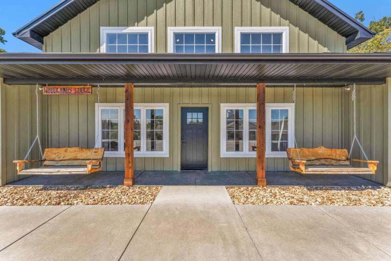 8-Bedroom Branson Retreat- Hot Tub Porch Swings — photo 3