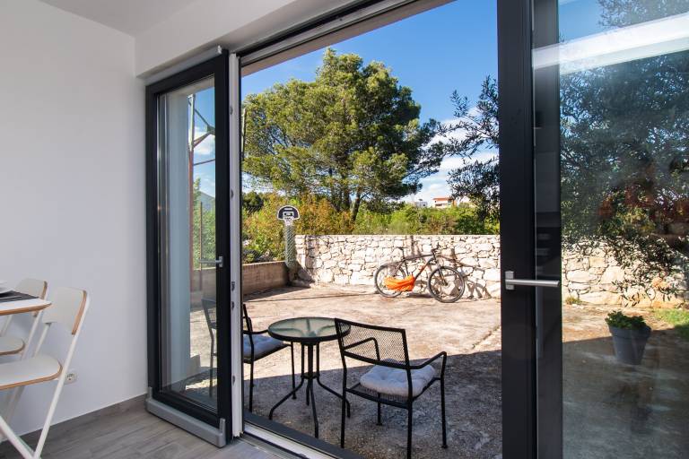 Apartment with terrace & barbeque | Garden view in Vodice