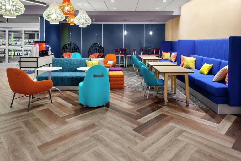 Tru by Hilton Gilbert Phoenix — photo 3