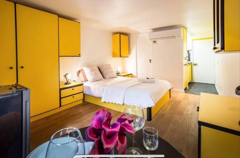 Vacation home | Near Notre-Dame de Paris | Pets are welcome — photo 2