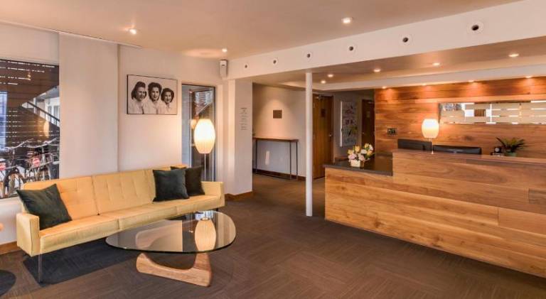 Modern Hotel — photo 2