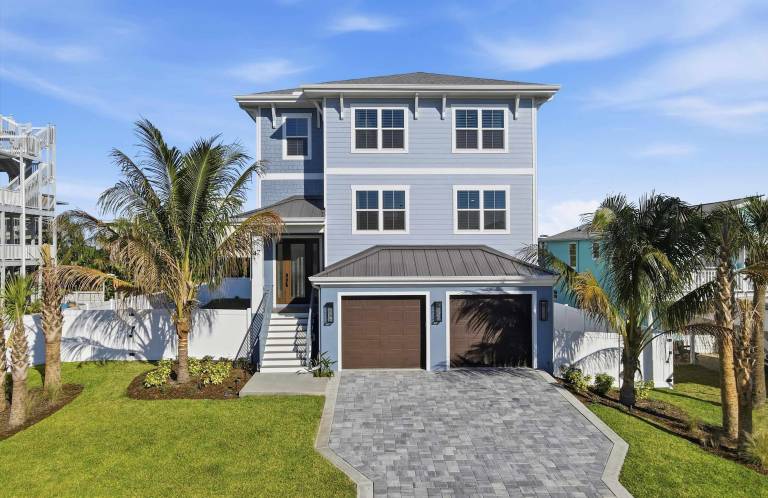 Children-friendly vacation home with patio, fast internet & barbecue | Sea view | Next to the beach | Pet-friendly in Palm Coast, FL