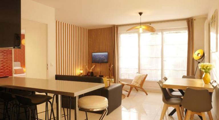 Rental apartment with yard & terrace — photo 2
