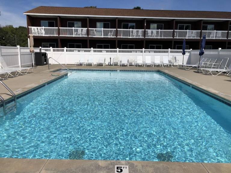 Nader's Motel & Suites — photo 5