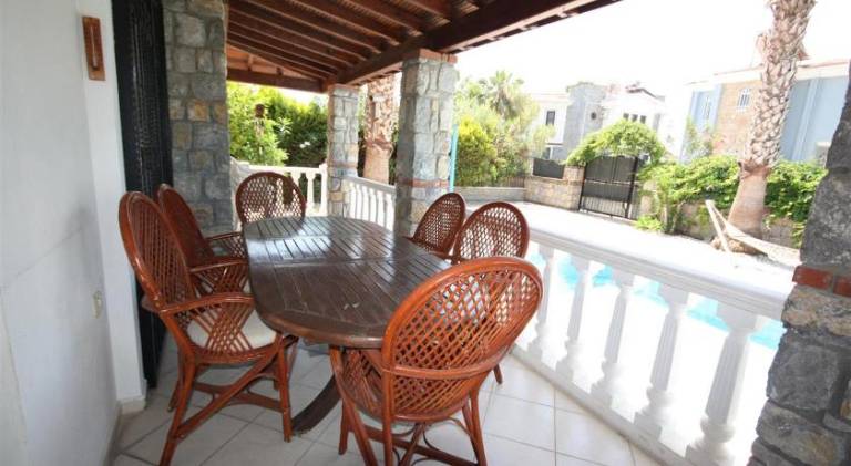 Villa with terrace, private pool & yard — photo 5