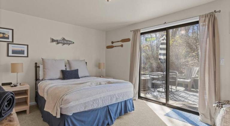 Lovely vacation home with pool | Pet-friendly — photo 2