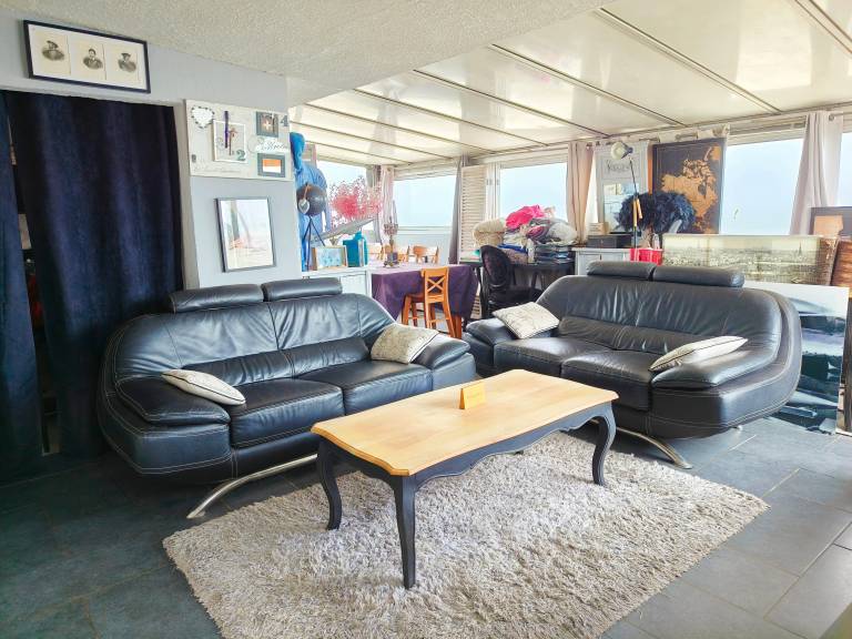 Fully equipped rental apartment with patio | Sea view | Beach nearby | Perfect for remote work | Pets are welcome — photo 2