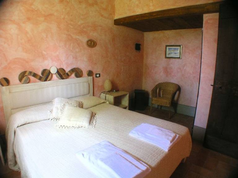 Mit hoher Decke in der Wohnküche und eigener Laube — photo 4