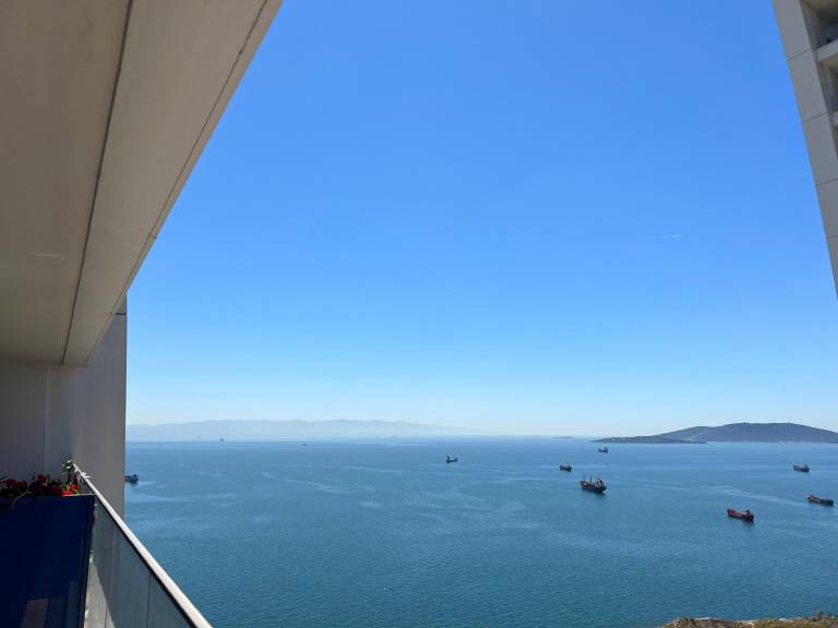 Istmarina with sea view and city view in Marmara