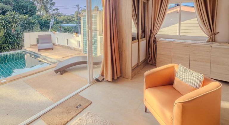 Villa with patio, hot tub & private pool — photo 3