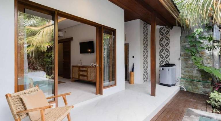 House with patio, yard & private pool | Suitable for remote work | Pet-friendly — photo 5