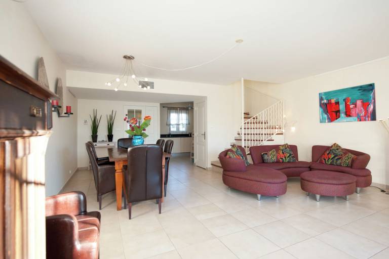 Villa with terrace — photo 2