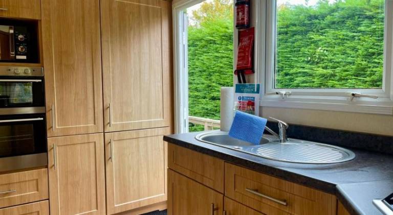 Severnside Boat and Caravan Park Gloucestershire - Caravan 1 — photo 5